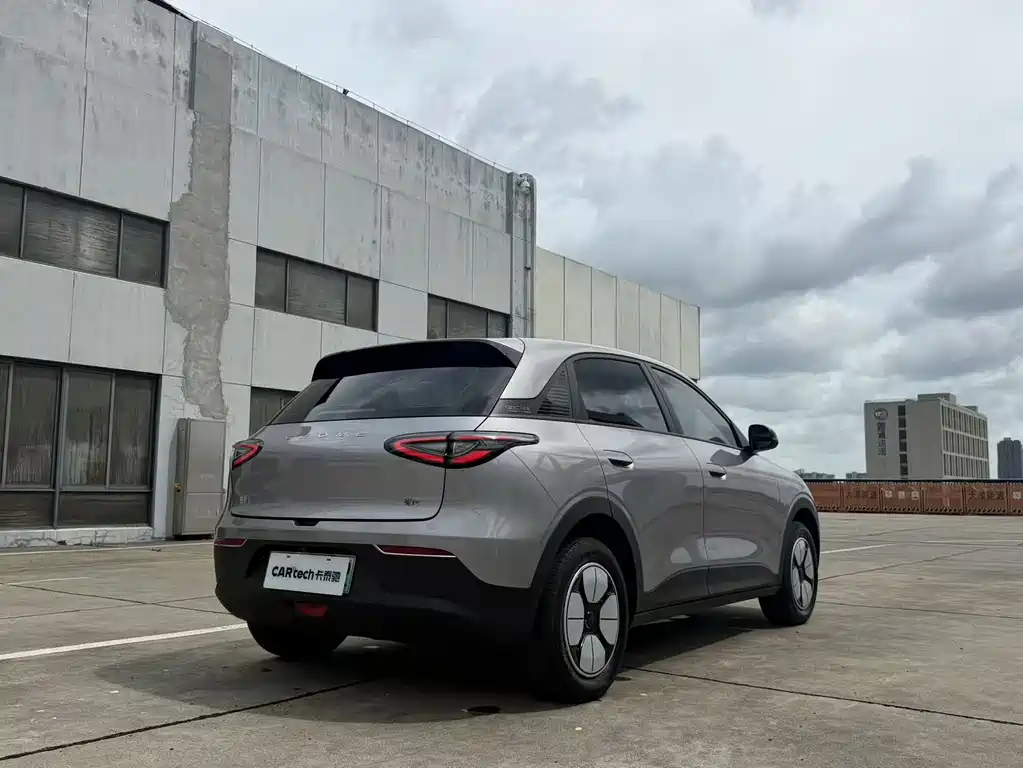 Geely Galaxy Starwish 2025 — фото 9