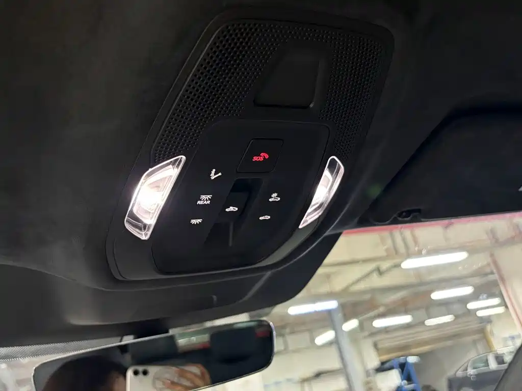 Audi Q6L E-Tron 2025 — фото 19