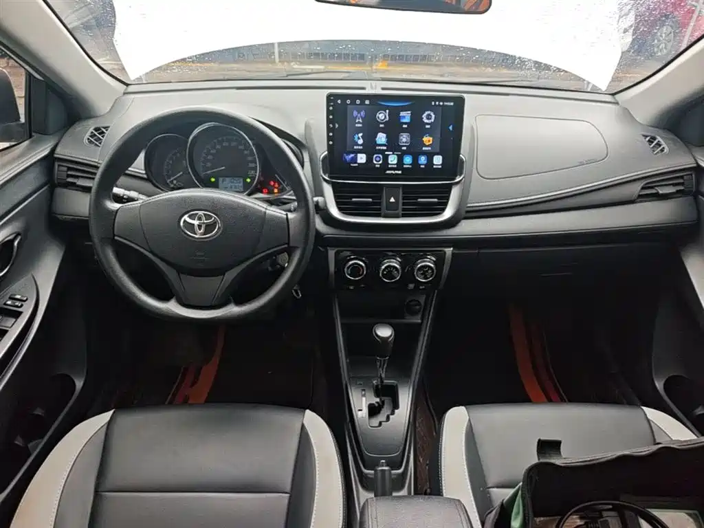 Toyota Yaris L 2019 — фото 10