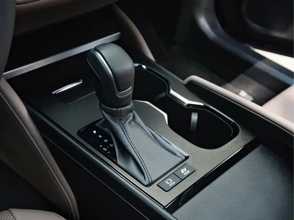 Lexus ES 2025 — фото 10