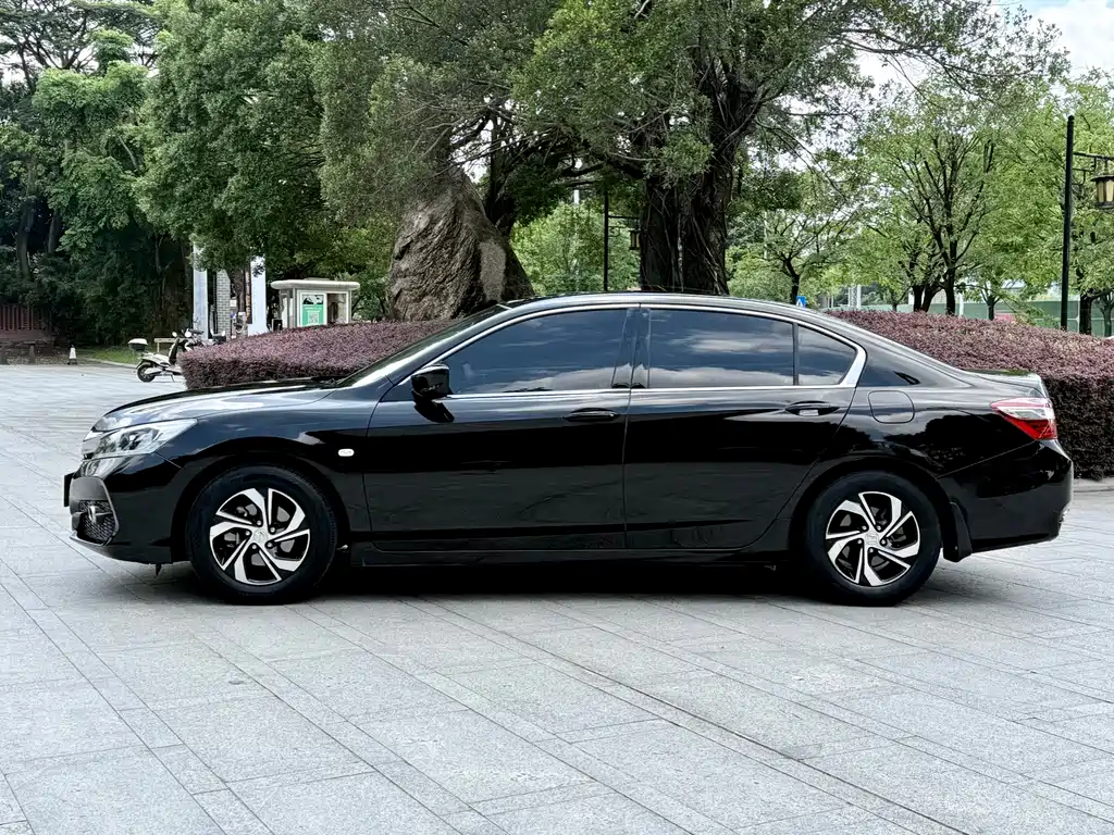 Honda Accord 2016 — фото 4