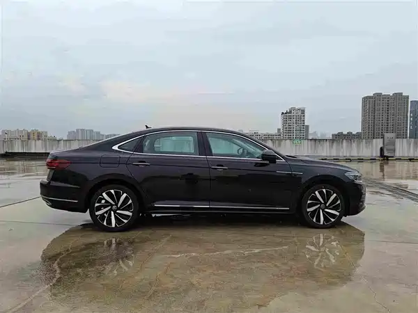 Volkswagen Passat 2024