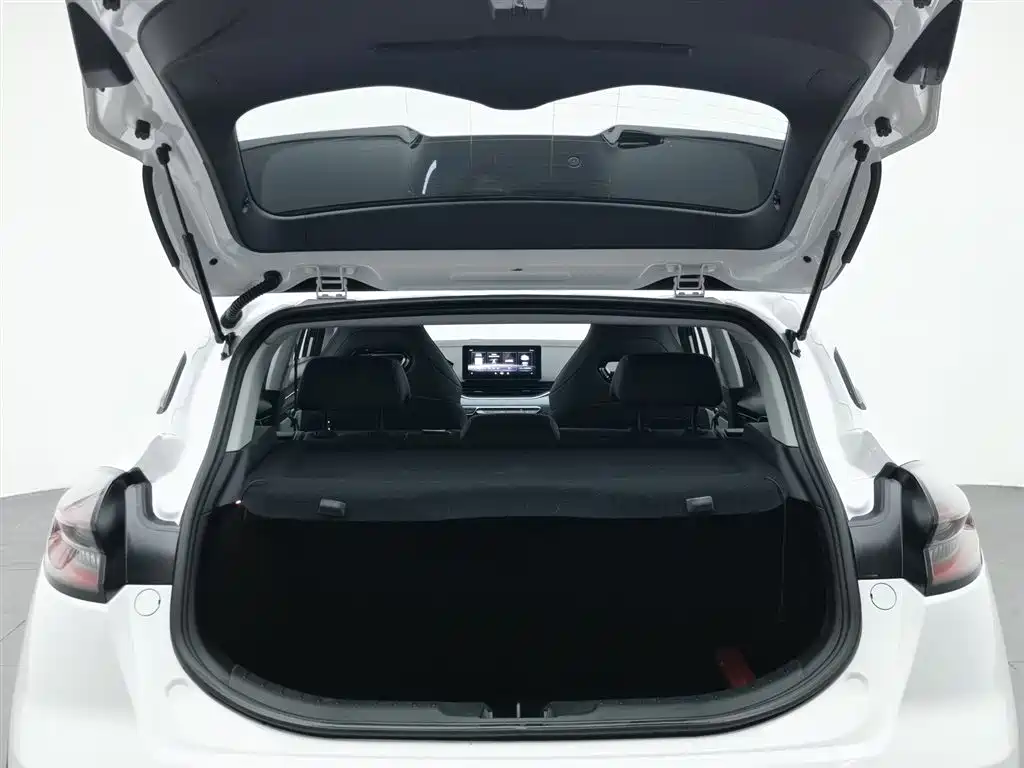 Geely Emgrand S 2022 — фото 16