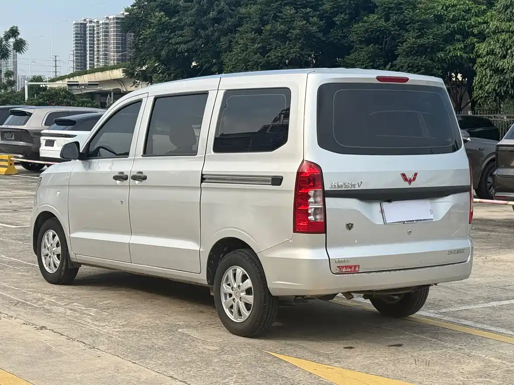 Wuling Hongguang V 2022