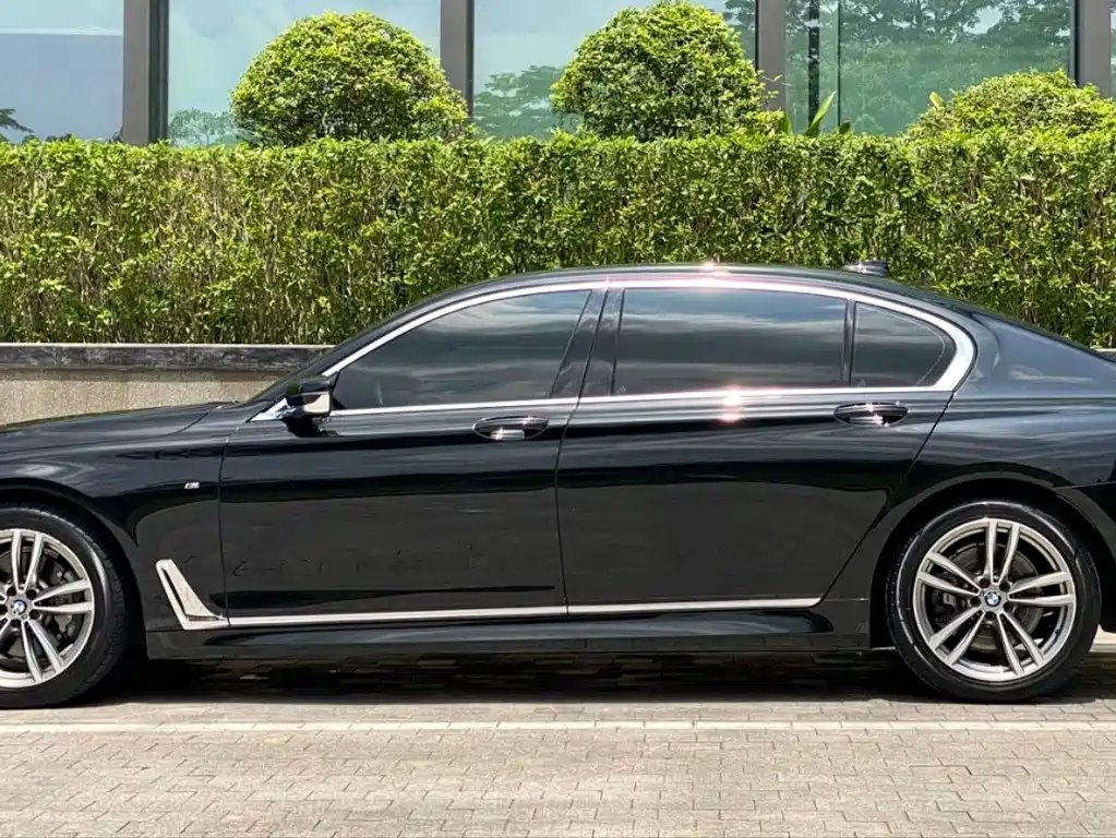 BMW 7 Series 2018 — фото 7