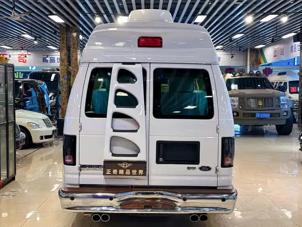 Ford E350 2011