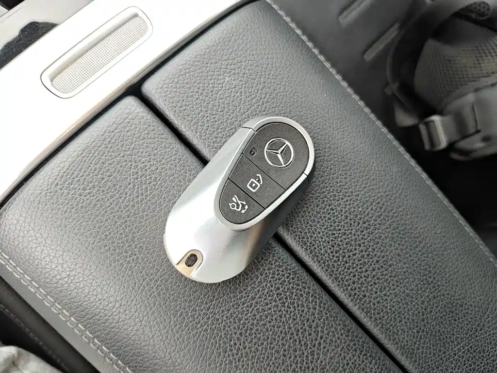Mercedes-Benz C-Class 2023 — фото 17