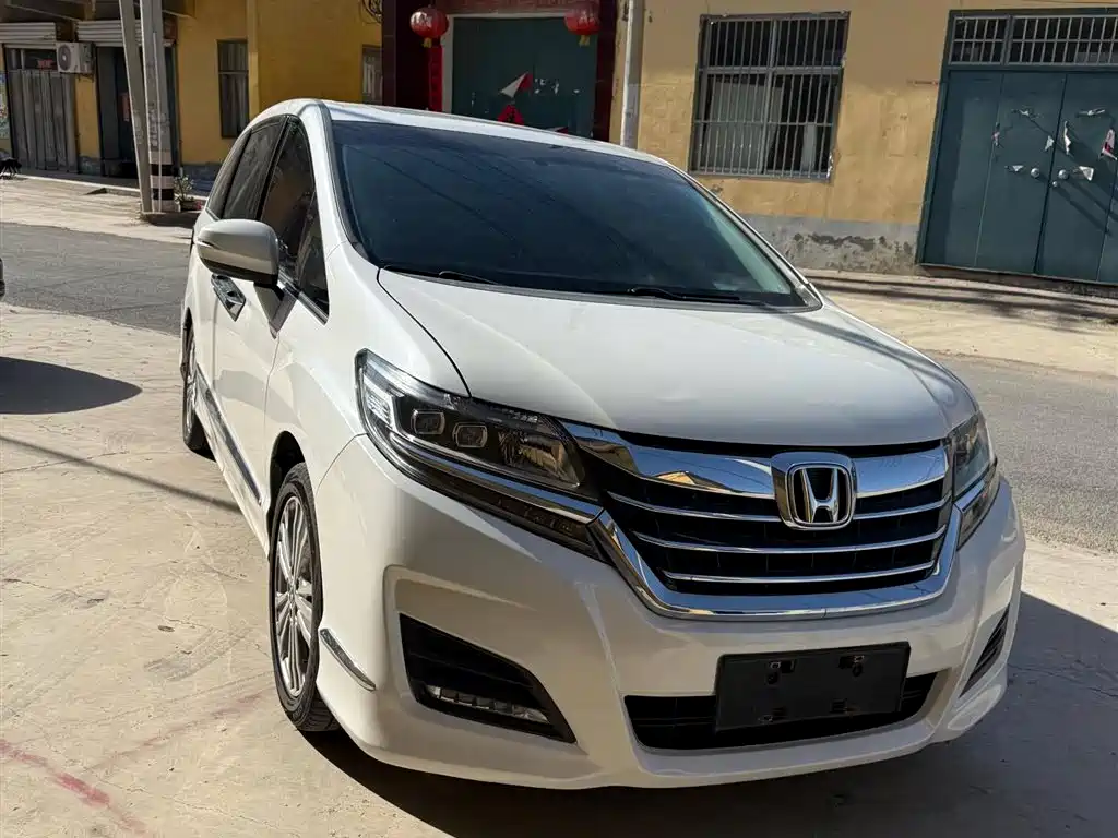 Honda Elysion 2016