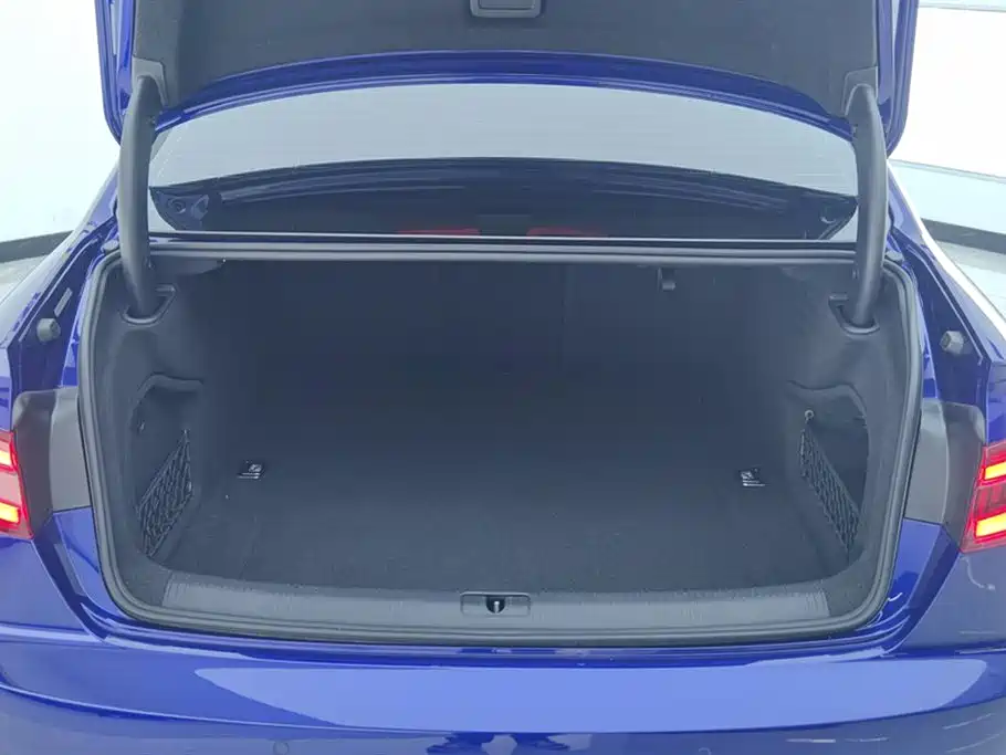 Audi A4L 2019