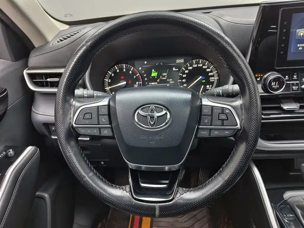 Toyota Highlander 2023 — фото 10