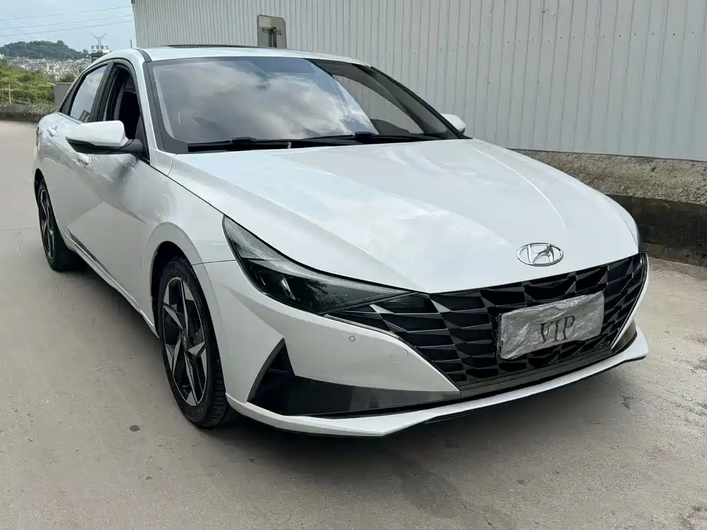 Hyundai Elantra 2022