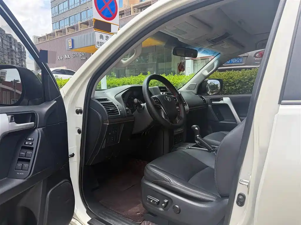 Toyota Prado 2019