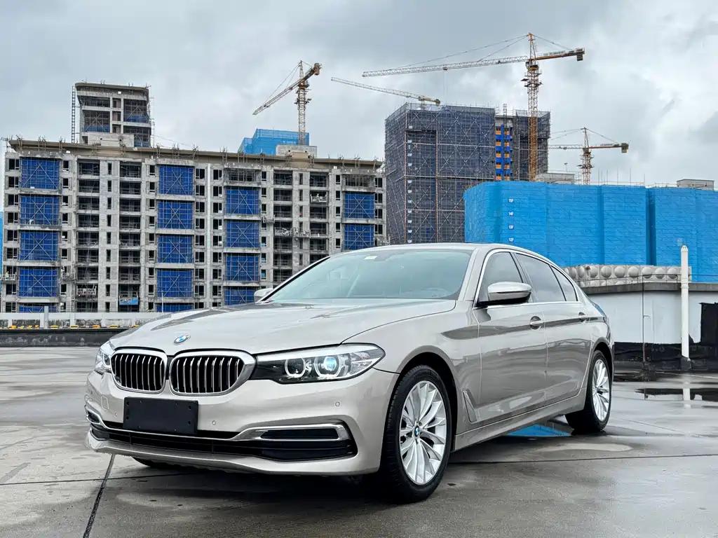 BMW 5 Series 2020 — фото 1