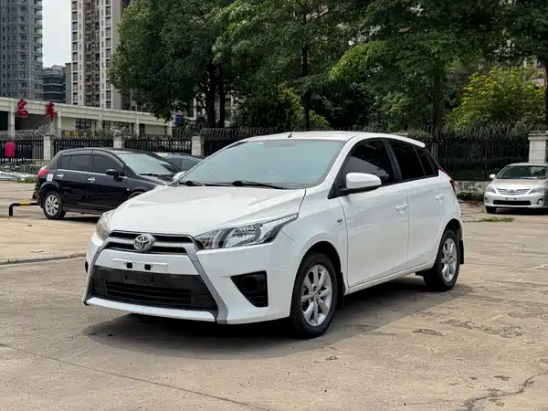 Toyota Yaris L 2015
