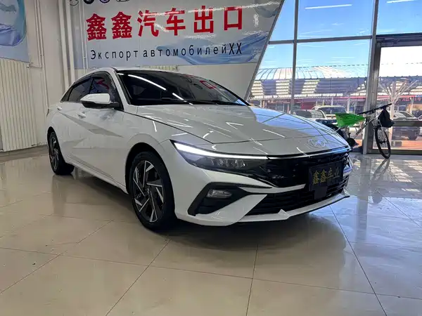 Hyundai Elantra 2023