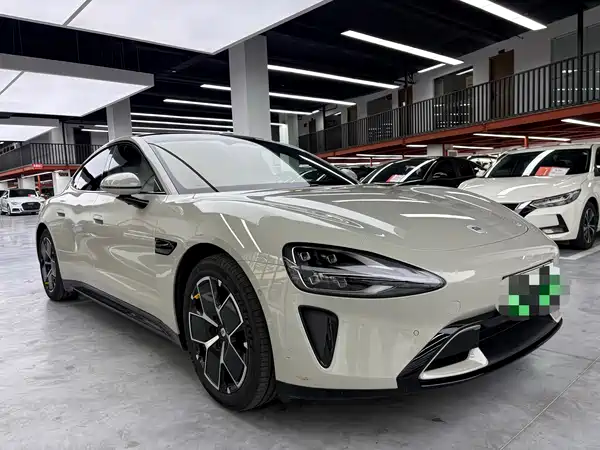 Xiaomi SU7 2024