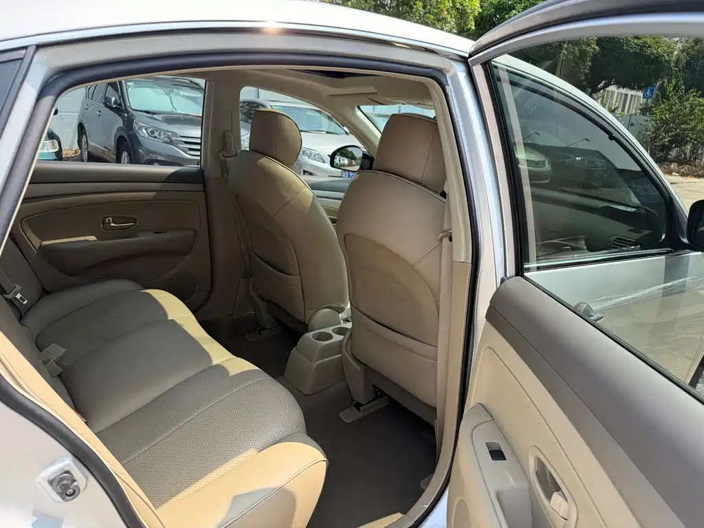 Nissan Sylphy 2016 — фото 11