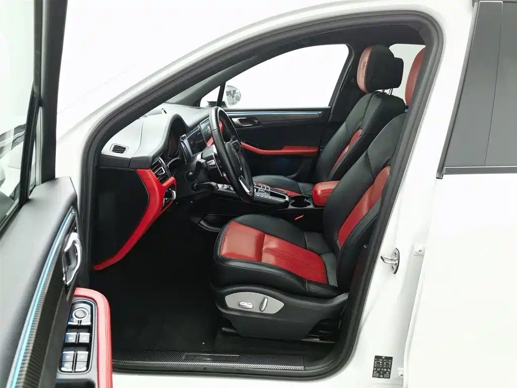 Porsche Macan 2021 — фото 10