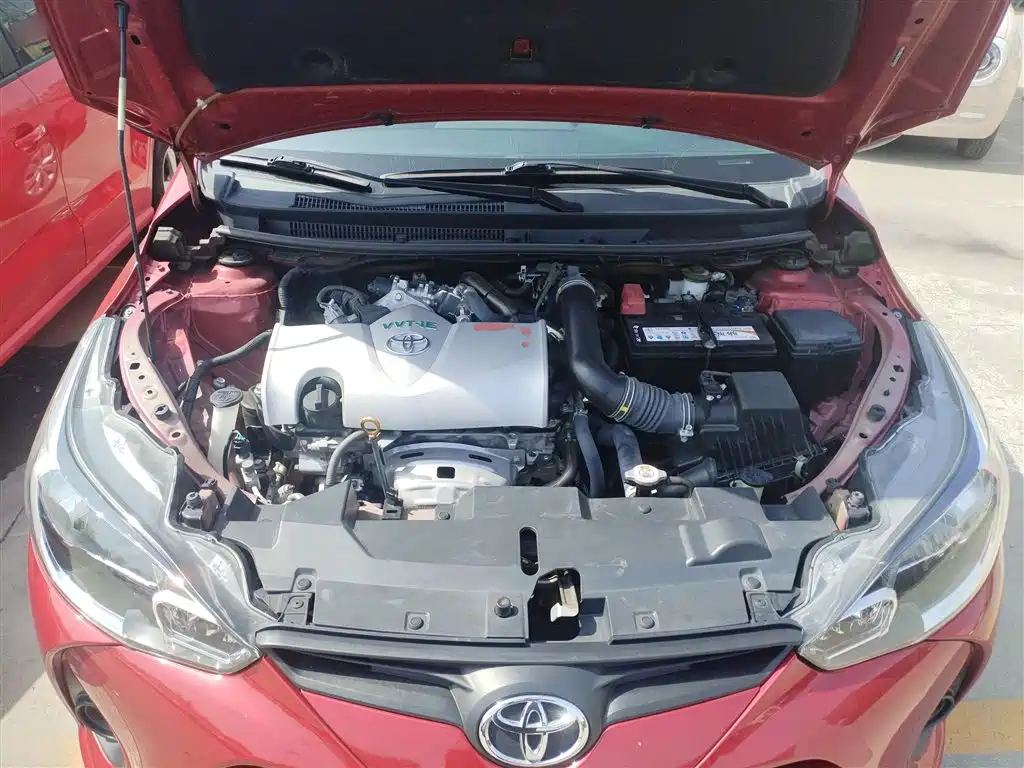 Toyota Yaris L 2020 — фото 10