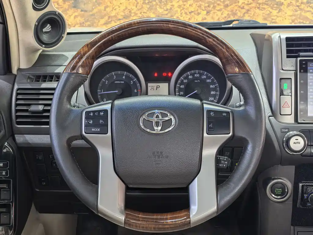 Toyota Prado 2015 — фото 18