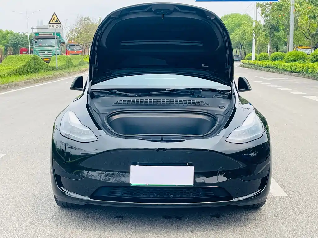 Tesla Model Y 2022 — фото 13