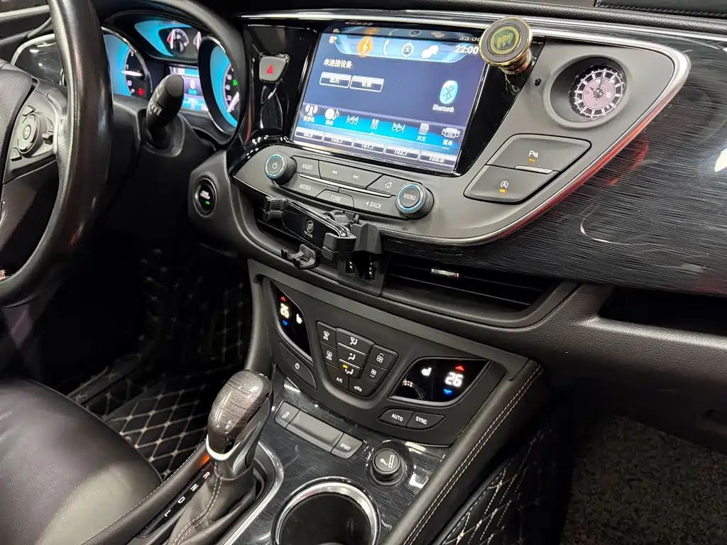 Buick Envision Plus 2017 — фото 14