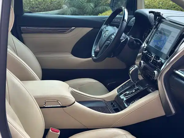 Toyota Vellfire 2023