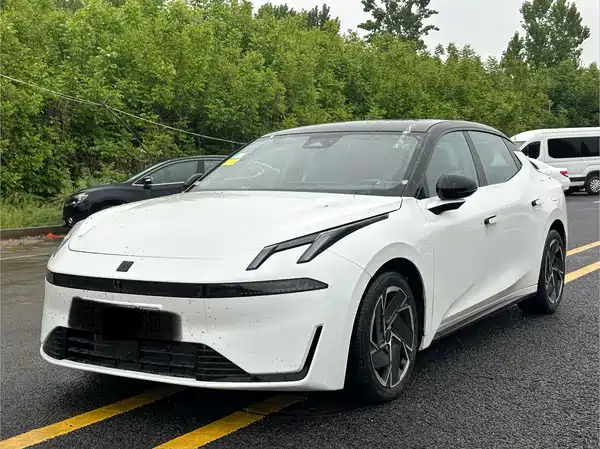 Lynk & Co 07 EM-P 2024