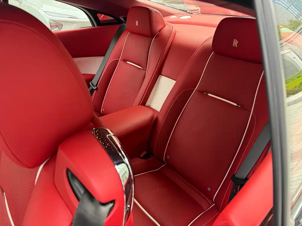 Rolls-Royce Wraith 2019 — фото 12