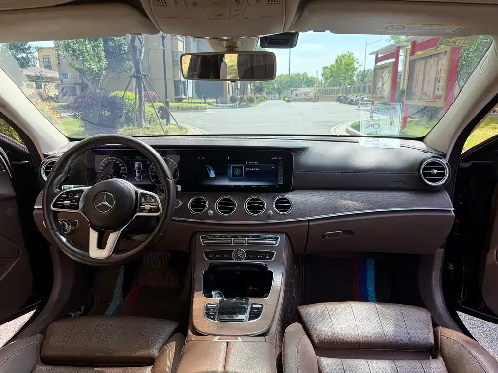 Mercedes-Benz E-Class 2019 — фото 10