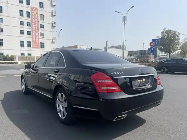 Mercedes-Benz S-Class 2012