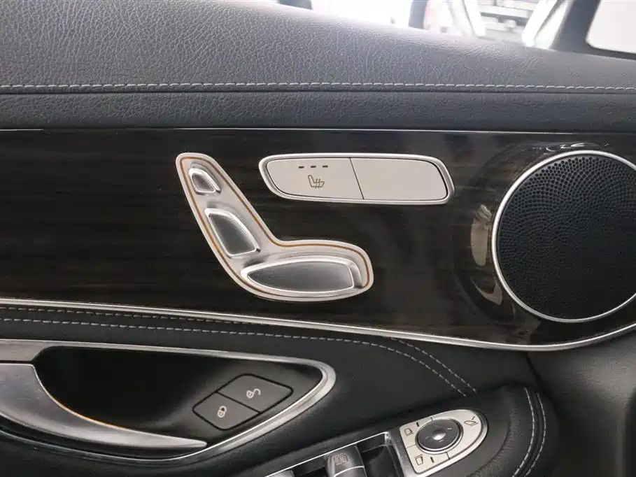 Mercedes-Benz GLC 2018 — фото 11