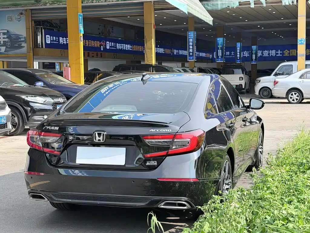 Honda Accord 2022 — фото 11