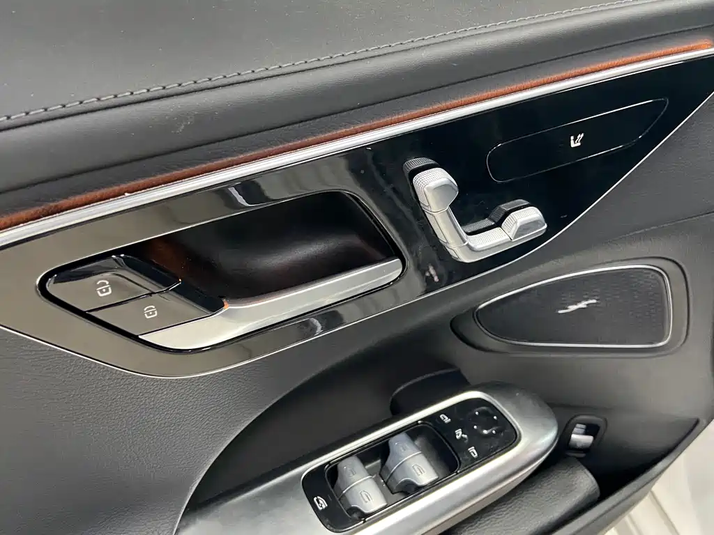 Mercedes-Benz C-Class 2024 — фото 13