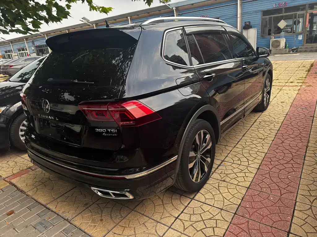 Volkswagen Tiguan L 2023 — фото 18