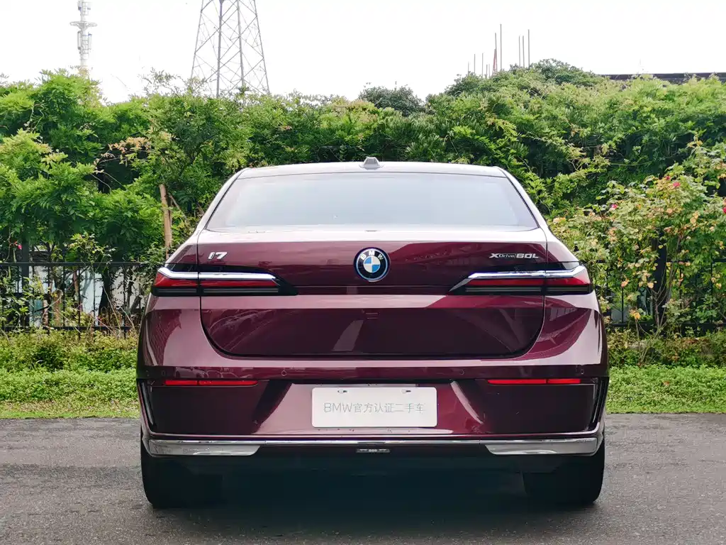 BMW i7 2024