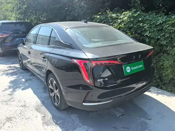 Hongqi E-QM5 2023