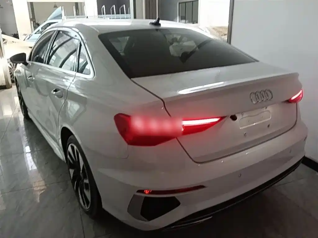 Audi A3 2023 — фото 5
