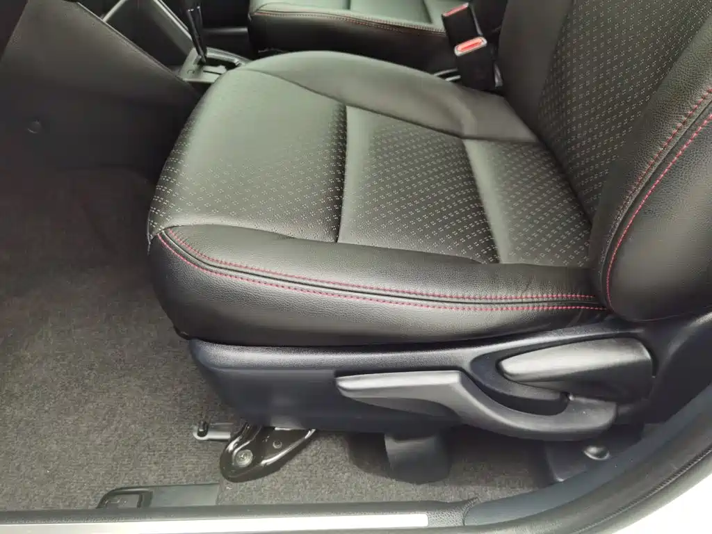 Toyota Yaris L 2017 — фото 20