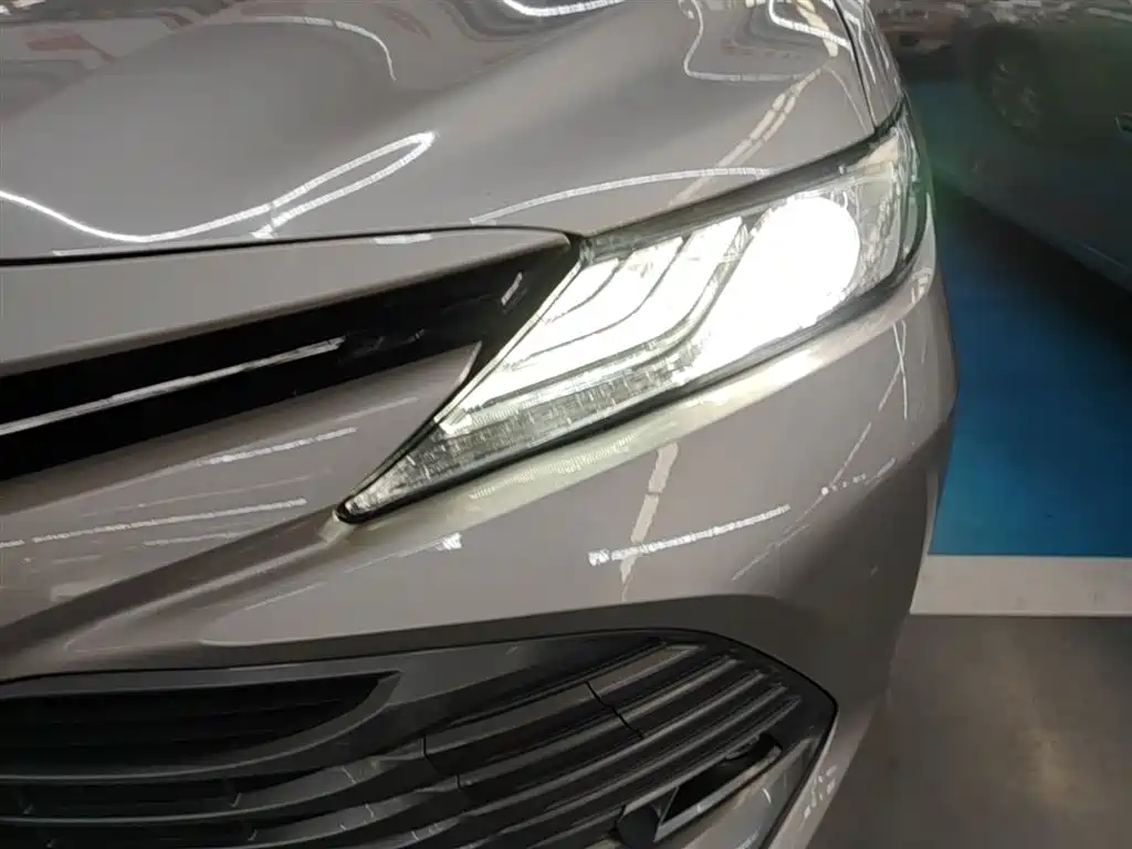 Toyota Camry 2018 — фото 24
