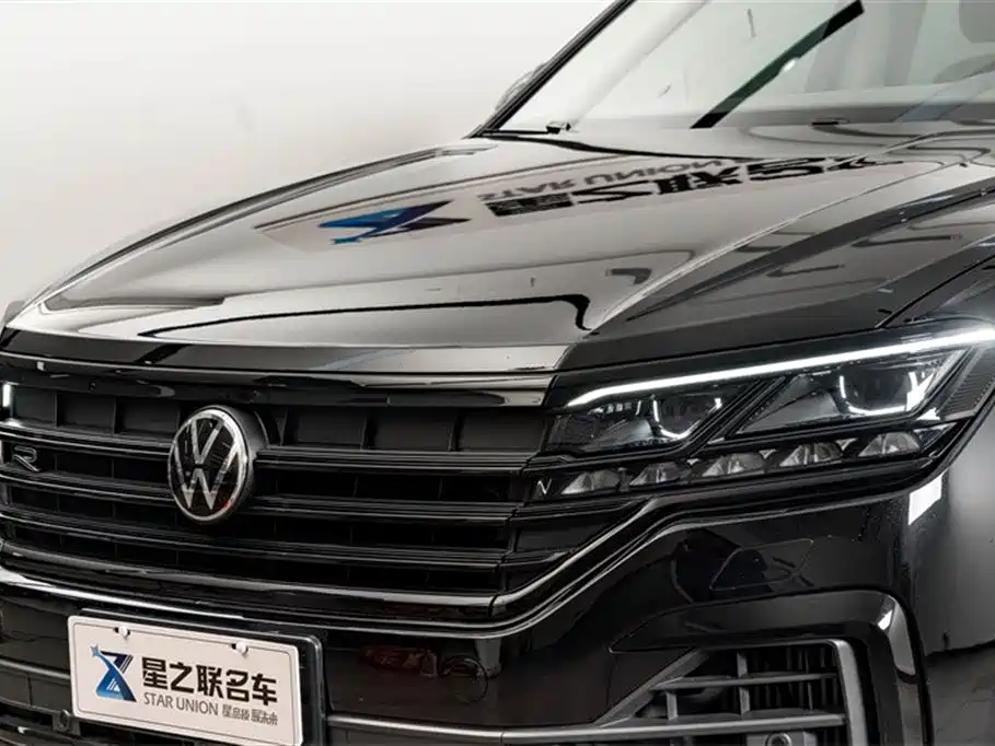 Volkswagen Touareg 2023 — фото 4