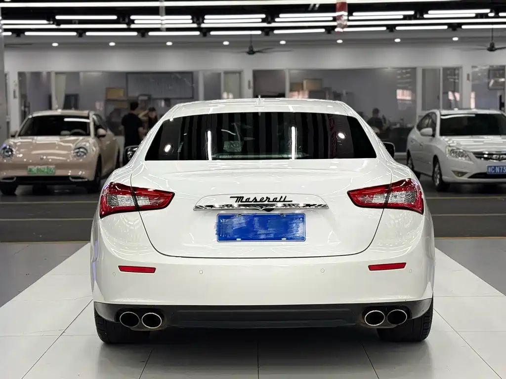 Maserati Ghibli 2015 — фото 17