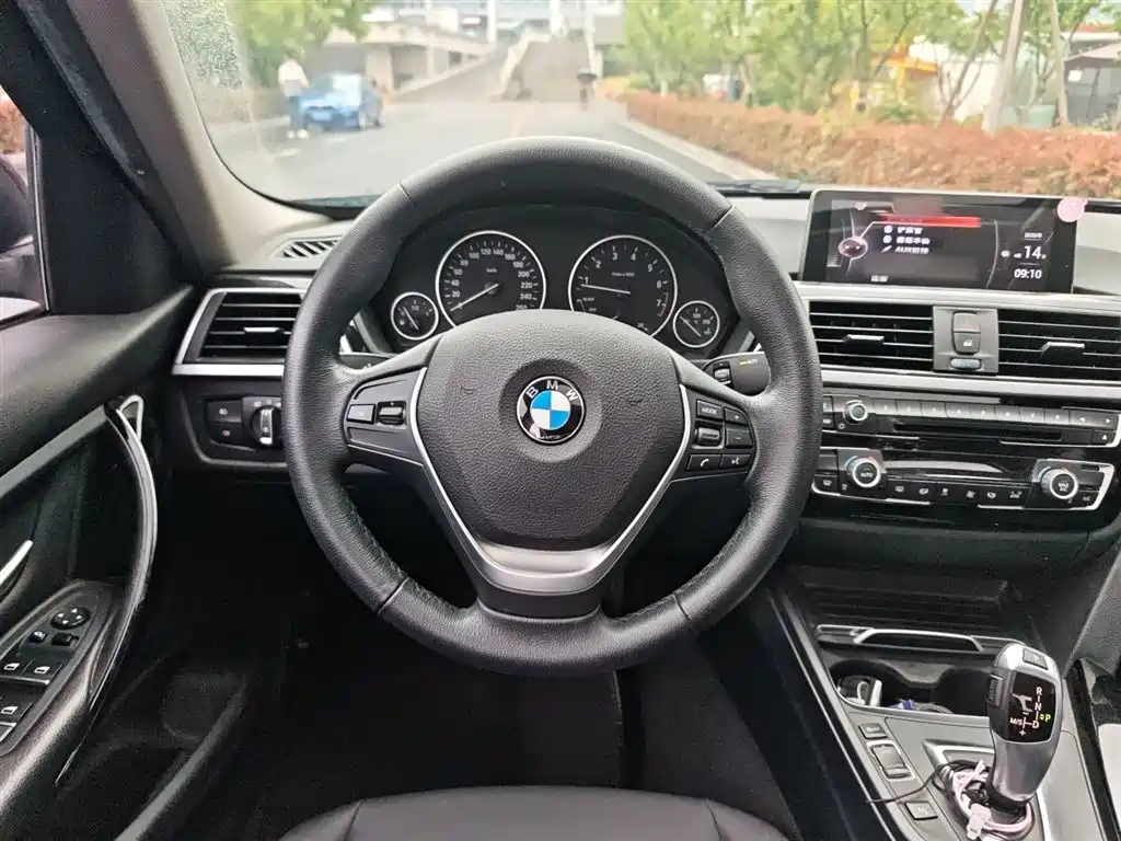 BMW 3 Series 2017 — фото 7