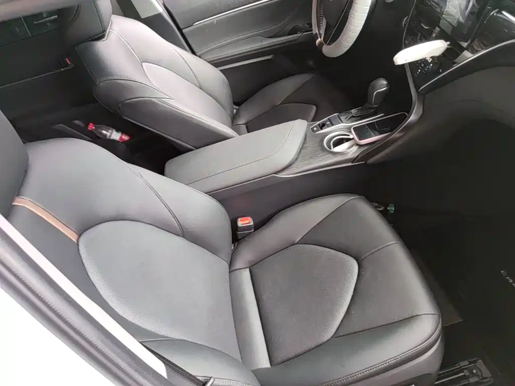 Toyota Camry 2022 — фото 25