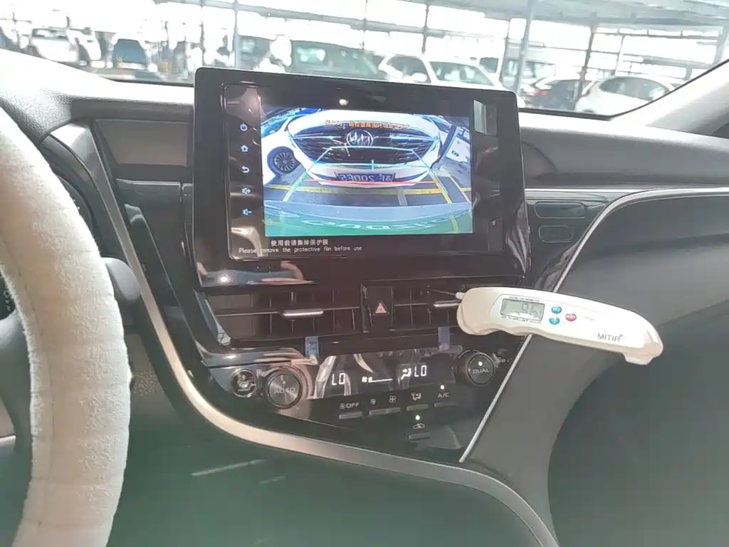 Toyota Camry 2022 — фото 13