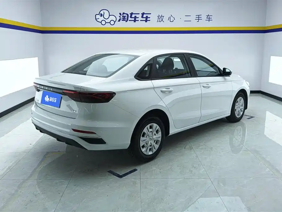 Geely Emgrand 2025