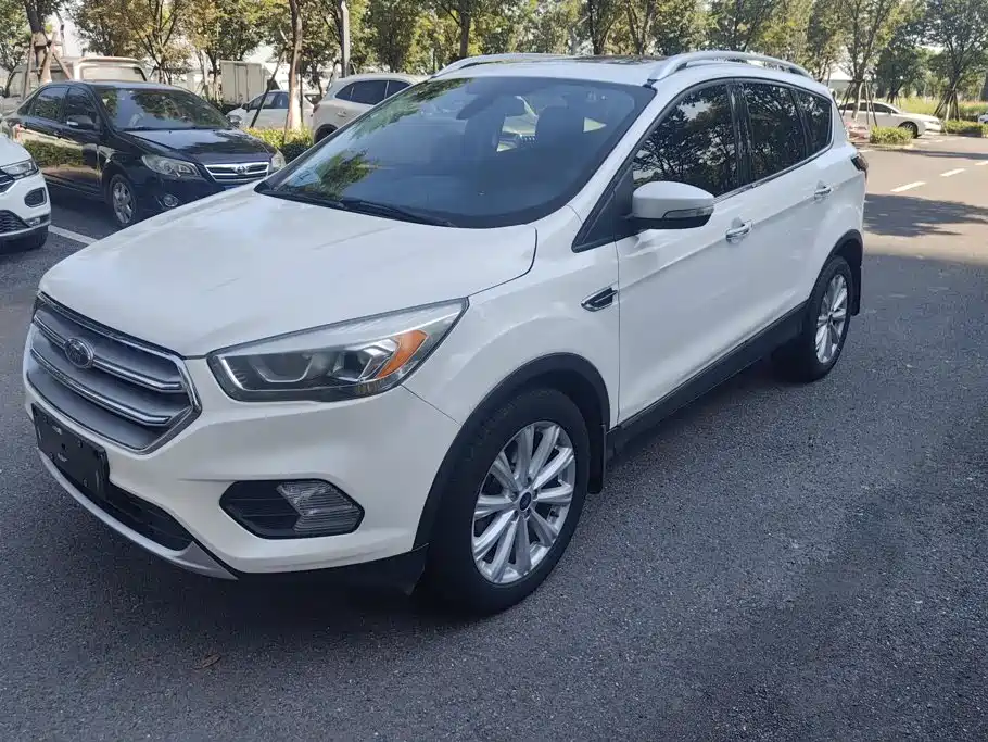 Ford Kuga 2017 — фото 1