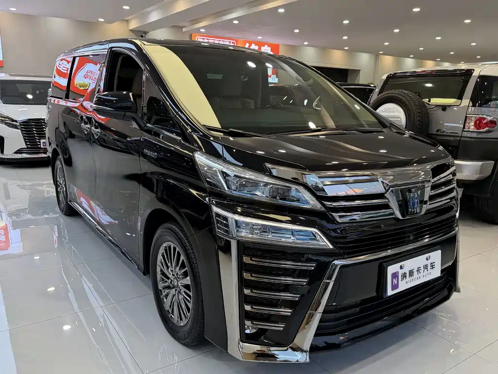 Toyota Vellfire 2022 — фото 3