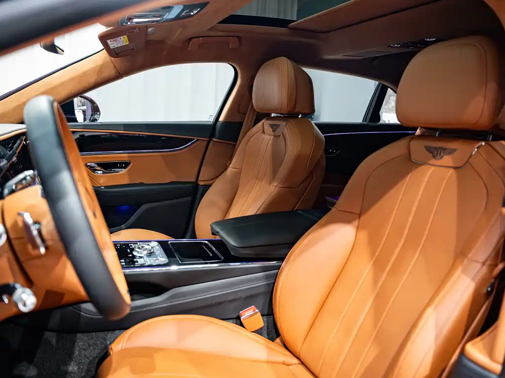 Bentley Flying Spur 2023 — фото 15