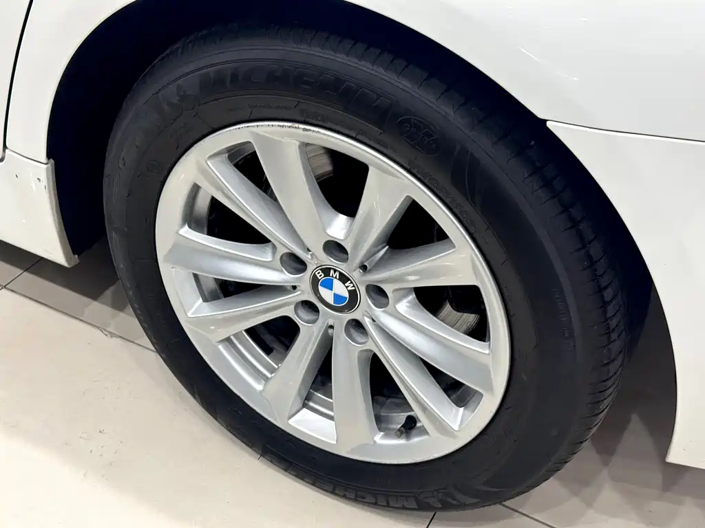 BMW 5 Series 2013 — фото 21